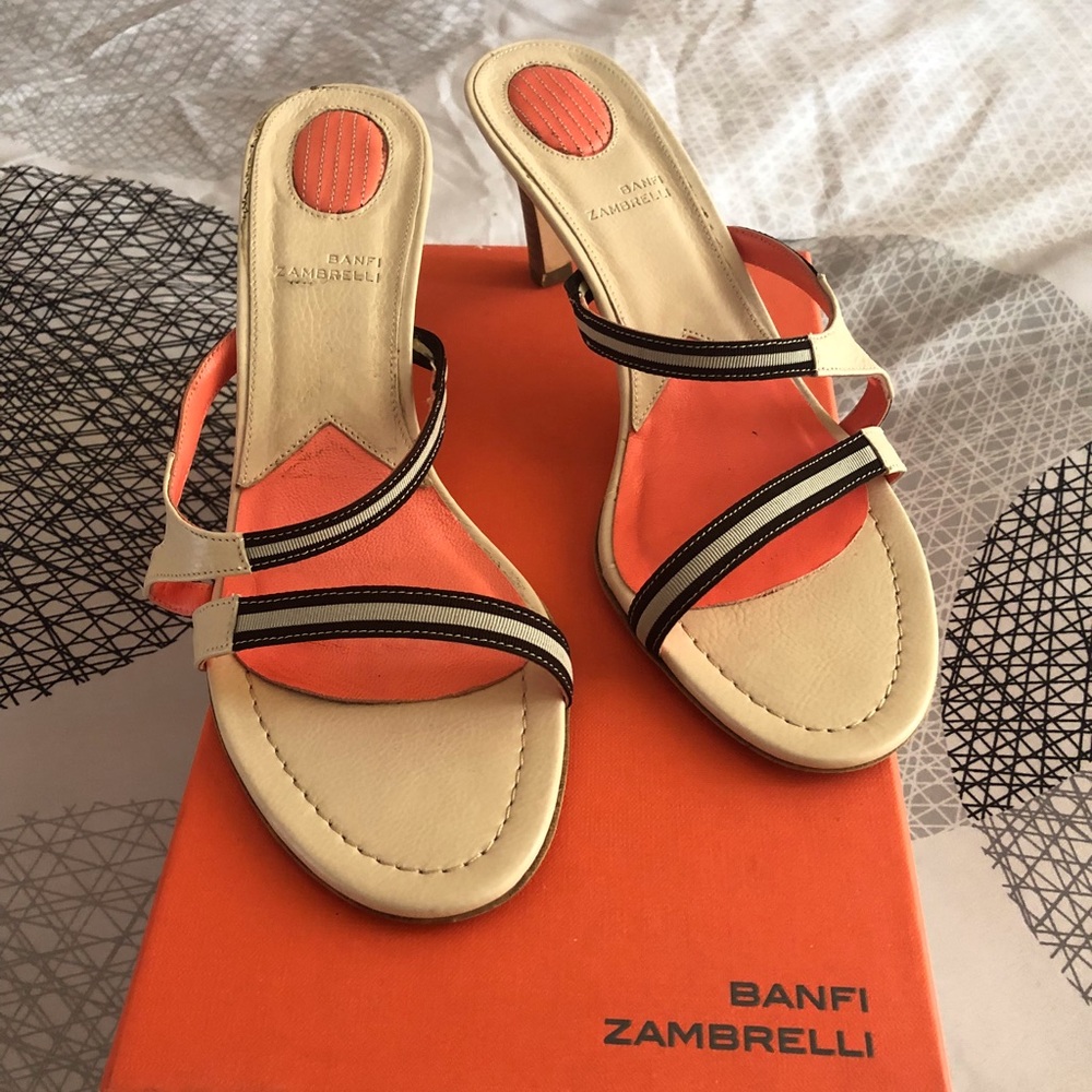 Sandles